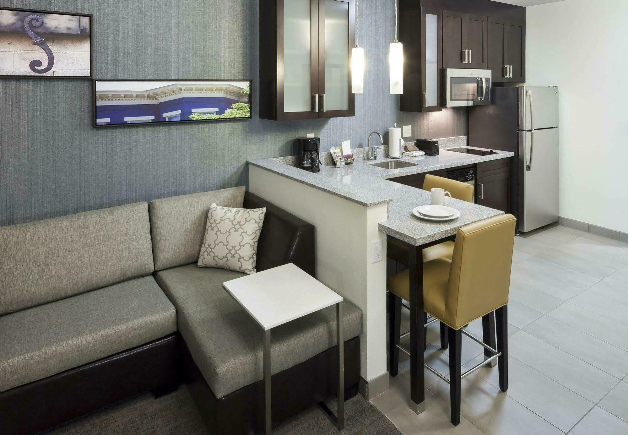 Residence Inn By Marriott Richmond Downtown Екстер'єр фото